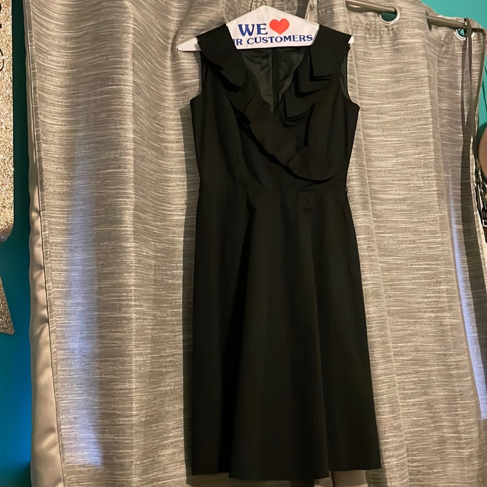 Black sleeveless dress